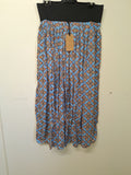Ladies Skirts *New* - Queen The Label - Size 10 - LSK - FAS026 - VG
