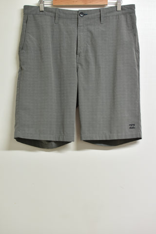 Men's Shorts - Billabong - Size 36 - MST MPLU - FAS010 - GEE