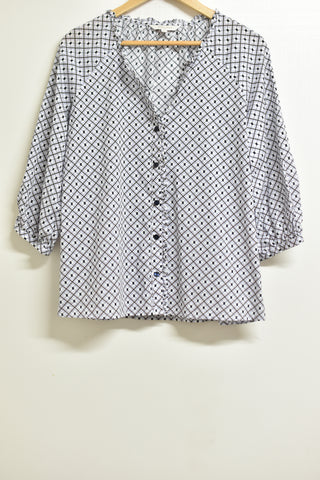 Ladies Tops - Yarra Trail - Size 12 - LT0 - FAS021 - GEE