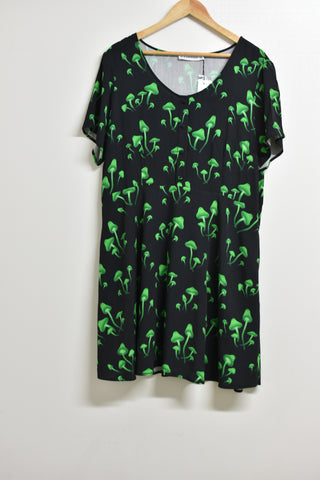 Ladies Dresses *New* - Black Friday - Size 18 - LD0 WPLU VDRE - FAS001 - GEE