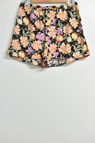 Ladies Shorts - Cotton On - Size 10 - LS0 - FAS033 - GEE