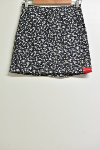 Ladies Denim - Calvin Klein Jeans - Size 27/9 - LJE - FAS010 - GEE