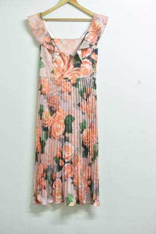 Ladies Dresses - Chi Chi London - Size 12 - LD0 - FAS001 - GEE