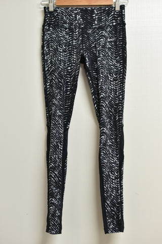 Ladies Activewear - Nike - Size S - LACT - FAS014 - GEE