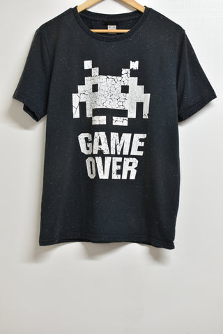 Bands/Graphic Tee's - Game Over - Size L - VBAN - FAS014 - GEE