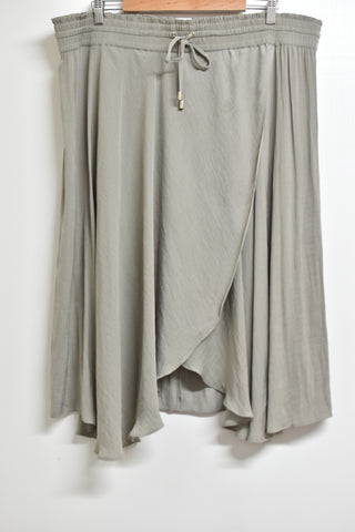 Ladies Skirts *New* - Forever New - Size 22 - LSK WPLU - FAS034 - GEE