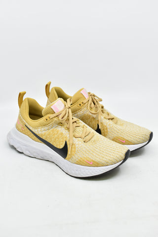 Ladies Shoes - Nike - Size US.7.5 UK.5 EUR38.5 - LSH B2 - FAS001 - GEE