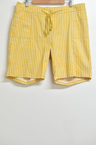 Ladies Shorts - Bird Keepers - Size 18 - LS0 WPLU - FAS032 - GEE