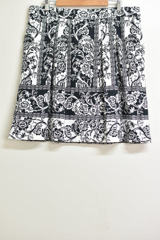 Ladies Skirts - Jacqui.E - Size 18 - LSK WPLU - FAS014 - GEE