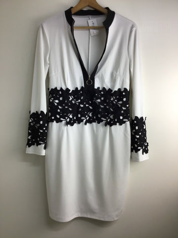 Vintage inspired Dress - White dress with black detail - Size M - VDRE2053 - GEE
