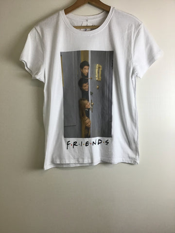 Bands/ Graphic Tees - Friends - Size M - VBAN1660 - GEE