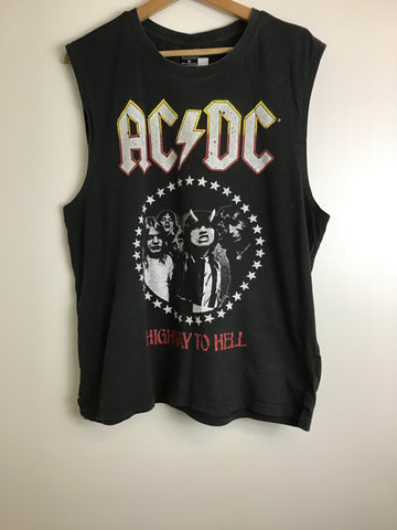 Bands/ Graphic Tees - AC/DC - Size XL - VBAN1594 - GEE