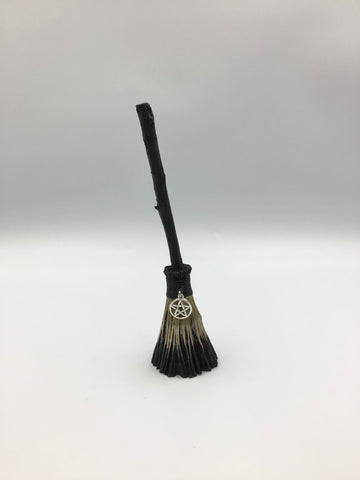 Giftware -  20cm Tan Witches Broom - NACCE - GEE