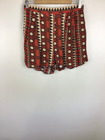 Premium Vintage Shorts & Pants - Red Aztec Pattern Shorts - Size 8 - PV-SHO86 - GEE